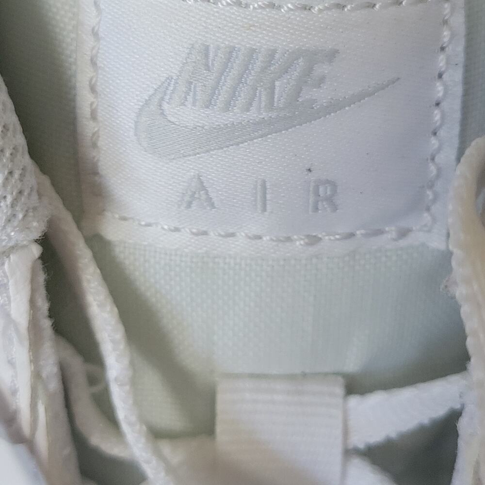 EUC Women's 8.5 Nike Air Max Running Shoes Sneakers White Metallic Platinum - Picture 11 of 14